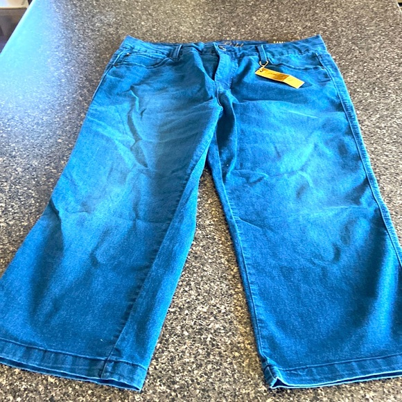 Capri Jeans curvy - Picture 2 of 4